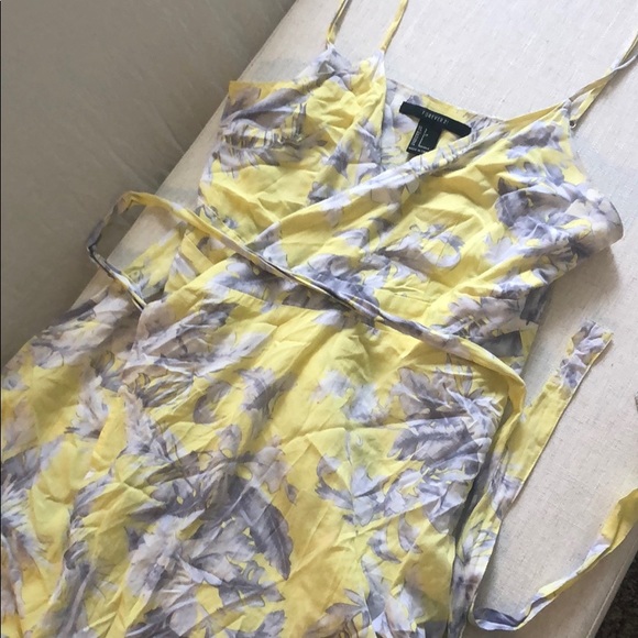 Bright Wrap Dress - Picture 3 of 4